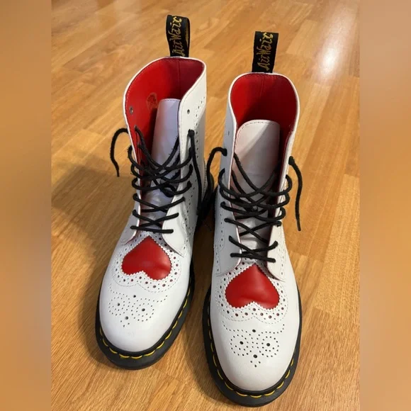 Dr Martens 1460 Bentley II White Leather Red Heart Ankle Brogues